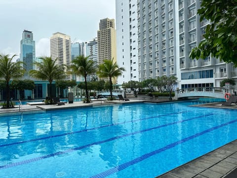 Stonewood Suites in Jazz Residences Makati 2x bigger unit Condo in Makati