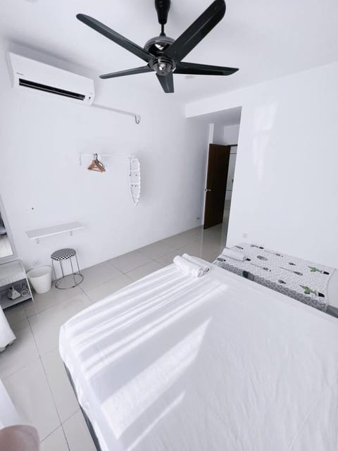 Manhanttan Ipoh Waterpark Homestay By Warmth Stay 4-7pax 3BR Condo in Ipoh