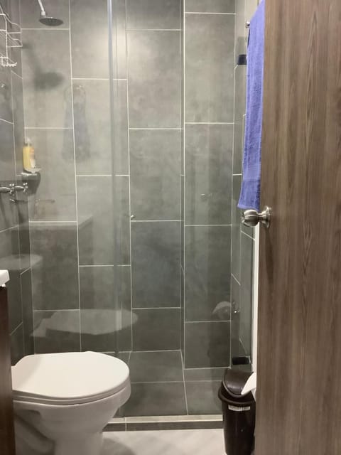 Cómoda habitación con baño privado Alquiler vacacional in Sabaneta