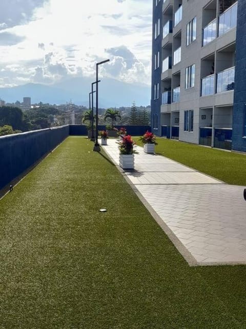 Hermoso apartamento con piscina ubicado cerca a los principales centros comerciales Apartment in Ibagué