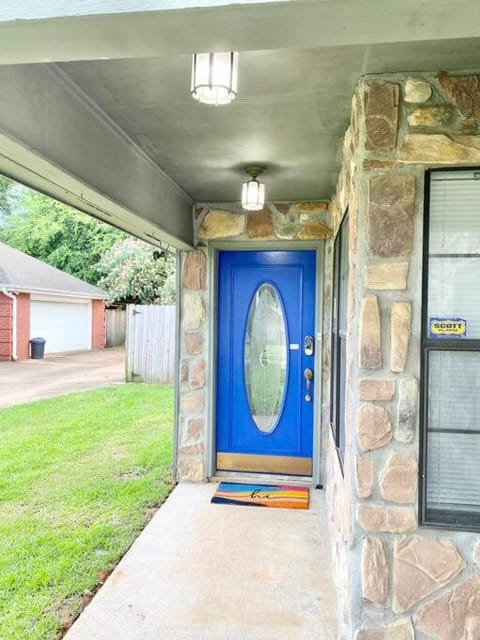 Relaxing Oasis with Pool Gazebo in Family-Friendly Neighborhood House in Montgomery