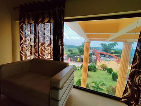 View (from property/room), Balcony/Terrace, Living room, Seating area