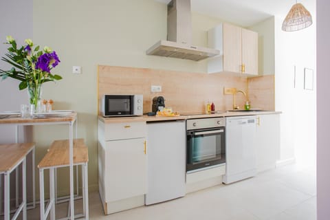 Kitchen or kitchenette, dishwasher, minibar, pet friendly, stove