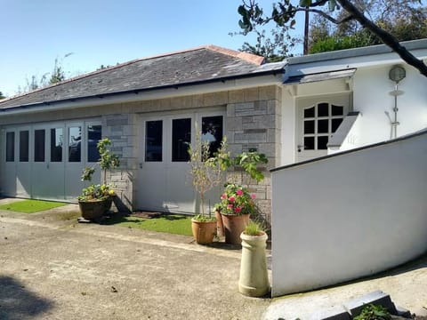 Couples retreat with Sauna + plunge pool, Cornwall House in Saint Columb Major