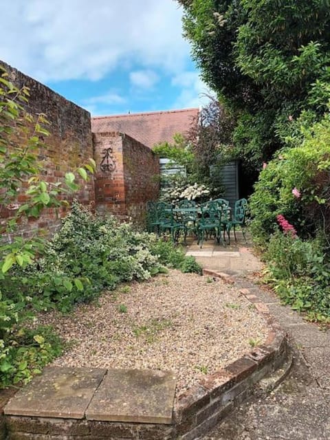 Kingfisher Cottage - Woodbridge House in Mid Suffolk District