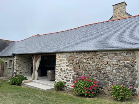 Les Cottages du Manoir, Jacuzzi -Crozon House in Crozon