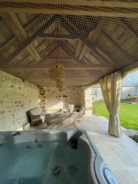 Hot Tub, Spa and wellness centre/facilities