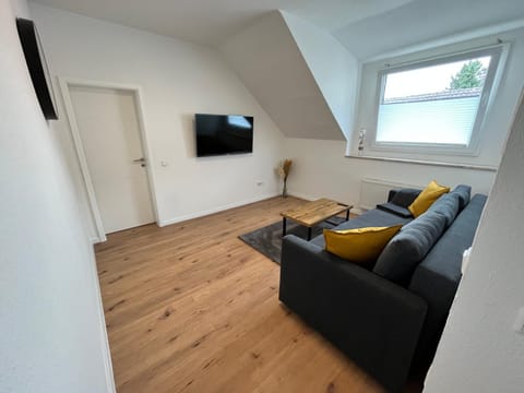 Appartment Miami , Nähe Düsseldorf ,Messe ,HBF ,City, Netflix , WIFI, HELIOS Hospital Apartment in Krefeld