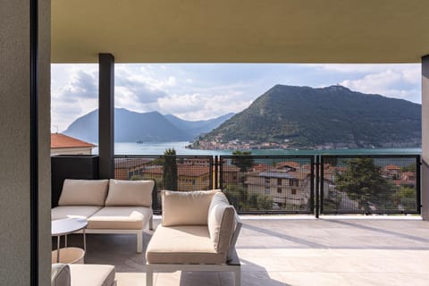 Natural landscape, View (from property/room), Balcony/Terrace, Lake view