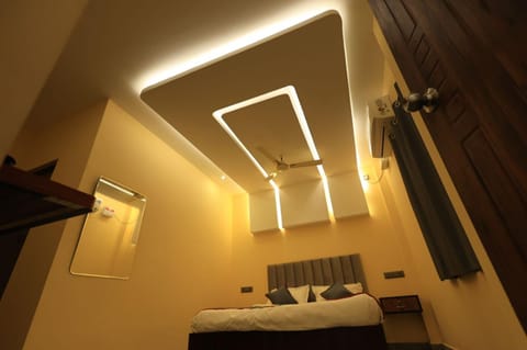 AMR Inn Hotel in Puducherry