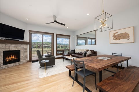 Living room, Dining area