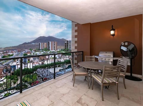 Exquisite 3BR Condo Ocean Views Access Resorts Apartment in Cabo San Lucas