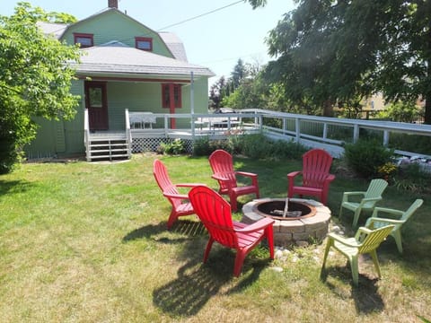 Leelanau Cottage - Gorgeous & Great Location! House in Frankfort