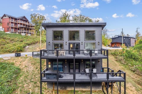 Sunset Chalet cabin House in Gatlinburg