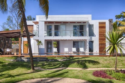 Villa luxueuse - Pointe aux Sables Villa in Rivière Noire District, Mauritius