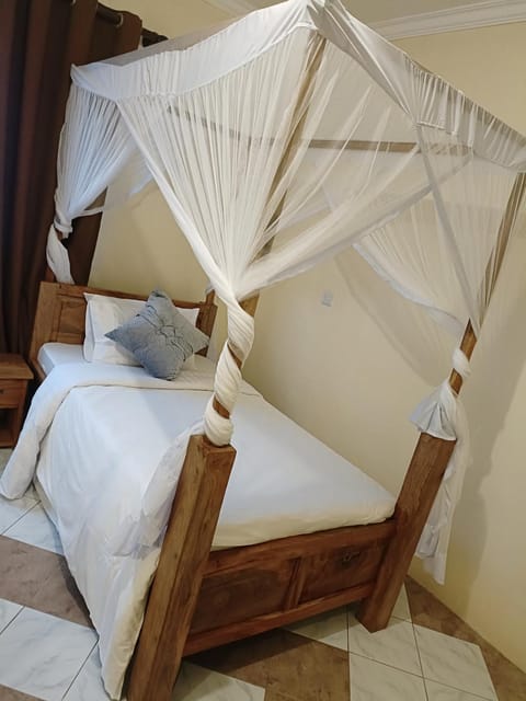 ULTRA HOME-Private House Bed and Breakfast in Arusha