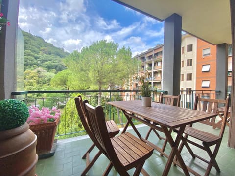 CasaViva - Lovely Trilo with terrace in Recco Apartamento in Recco