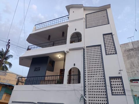 CATHE'S TOWN HOUSE Bed and Breakfast in Puducherry