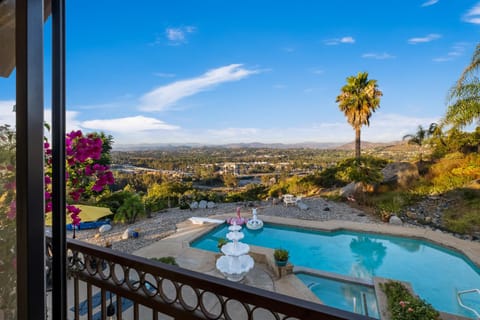 Central Location, Spectacular Views, Pool, Jacuzzi Casa in Rancho Bernardo