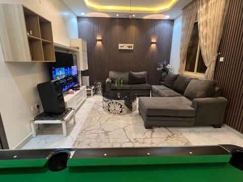 شقه فاخرة بالنرجس بالقرب من المطار Apartment in Riyadh