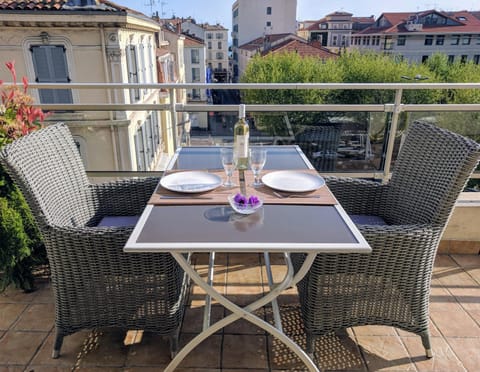 Balcony/Terrace, Dining area