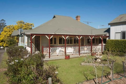 Curlew Cottage House in Dungog