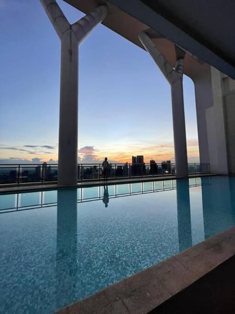 Aveline Suites Aesthetic Skydeck View ACQUA Private Residences near Rockwell Makati Condominio in Mandaluyong