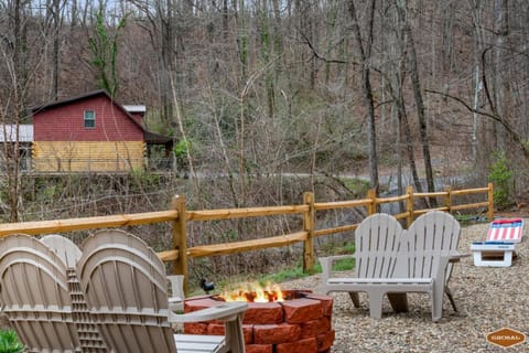 Indoor Pool - Loaded Family Friendly Cabin Chalé in Gatlinburg