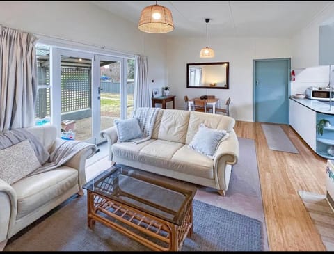 Cute Cosy 2BR House - Best Value House in Berridale