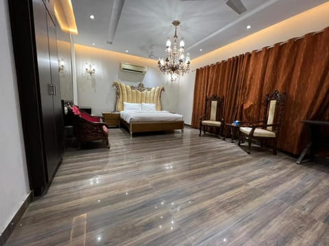 Palm tree Hotel Hôtel in Lahore