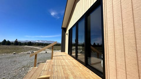 Property building, Day, Natural landscape, View (from property/room)