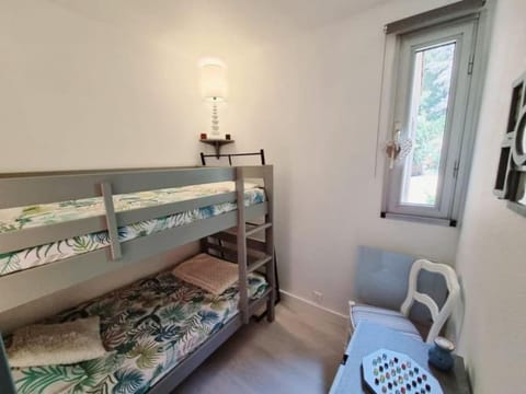 Photo of the whole room, bunk bed