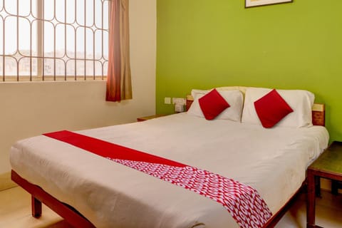 OYO Flagship Raj Residency Hotel in Bengaluru