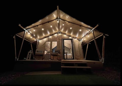 Firefly Season Glamping Luxury tent in Douglas Lake