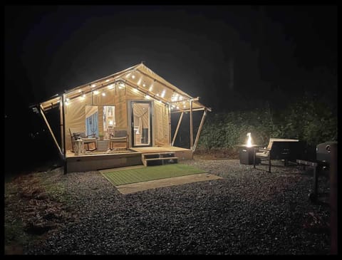 Firefly Season Glamping Luxury tent in Douglas Lake