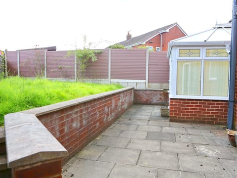 Pass the Keys Family Home With Parking Next To Heaton Park Casa in Prestwich