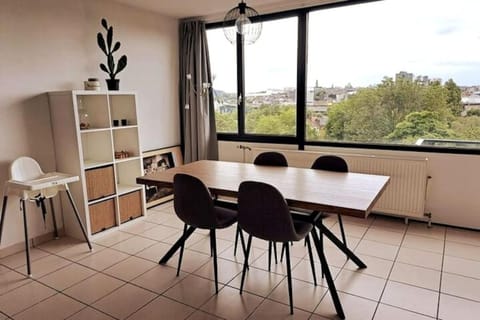 Airport Access Apartment - Your Gateway to Comfort Condominio in Charleroi