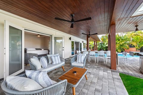 Beautiful 5 Bedroom Luxury waterfront villa w/ pool Villa in Keystone Islands