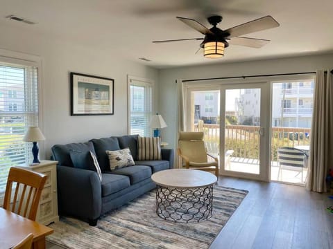Oceanview Townhouse w/ Pool - Newly Renovated House in Surf City