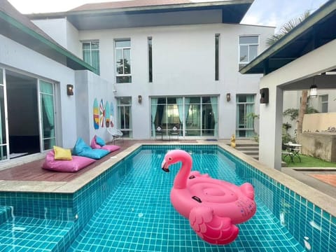 Pattaya private Jacuzzi Pool Villa Nearby BEACH Villa in Pattaya City