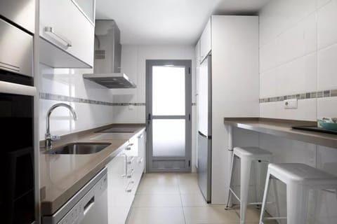 Kitchen or kitchenette, dishwasher, minibar, pet friendly, stove