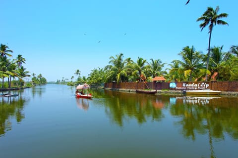 Kondai Lip Backwater Heritage Resort Resort in Kochi