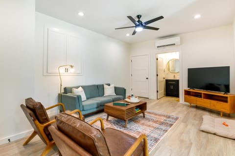 Dog-Friendly Brevard Apt with Fire Pit 1 Mi to Dtwn Condo in Brevard