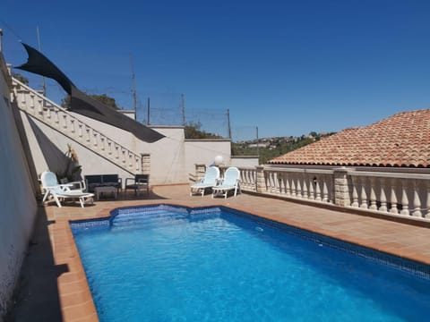 Pool view, Swimming pool, sunbed