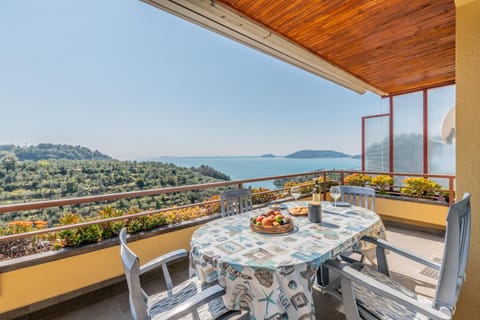 Eco del Silenzio Apartment in Lerici