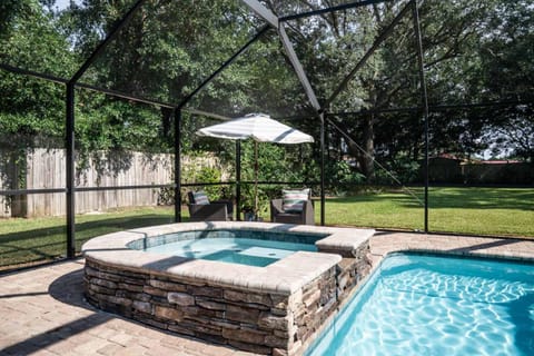 Cozy Coastal Haven-Private Pool & Outdoor Kitchen Casa in Wright