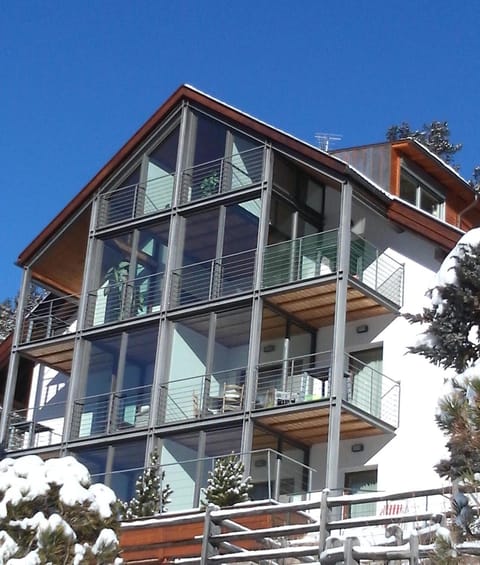 Facade/entrance, View (from property/room), Balcony/Terrace, Decorative detail