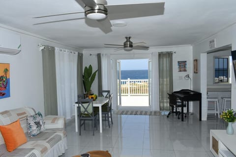 Living room, Sea view