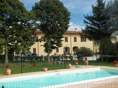 Property building, Spring, Day, Garden, Solarium, Garden view, Pool view, Swimming pool, Swimming pool, Drinks, sunbed