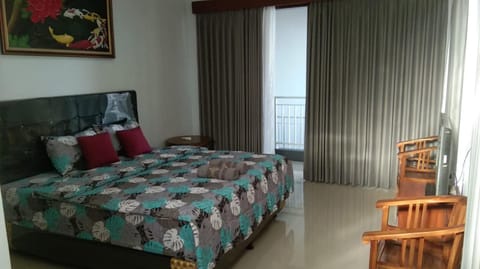Risal Guest House Alojamiento y desayuno in Kediri
